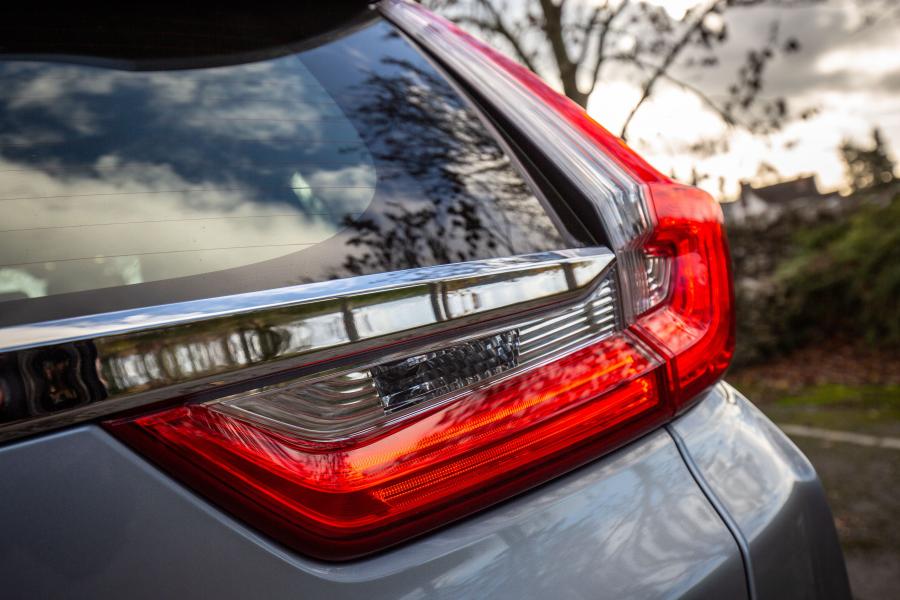 Детали экстерьера Honda CR-V 2018 года  (UK) (фото 8 из 40)
